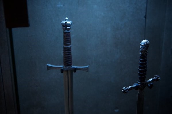 《刺客信条》电影片场照曝光 圣殿骑士武器细节精致