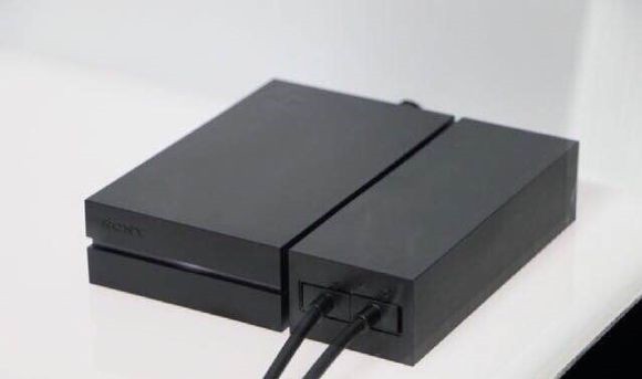 PSVR真机曝光 除了头戴设备还有一个小盒子似微型PS4