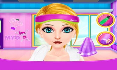 女孩的健身房锻炼